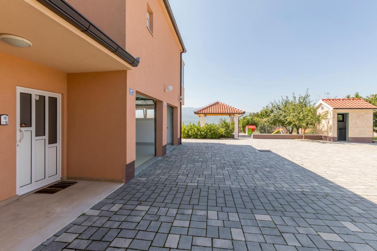 Villa Duje Trilj Exteriör bild